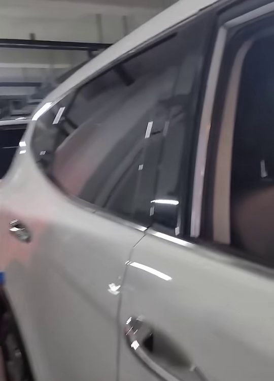 중카TV 영상 속 싼타페 DM 뒷문